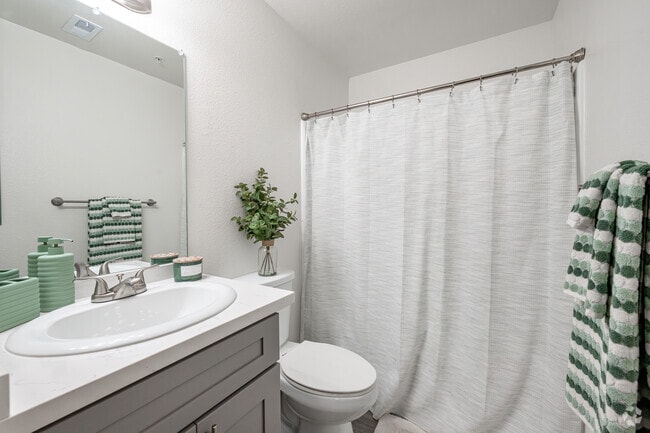 Maple Hill, Fontana, CA 92335 - photo 6