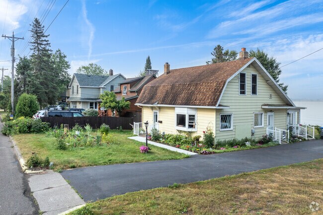 Park Point has a variety of housing styles.