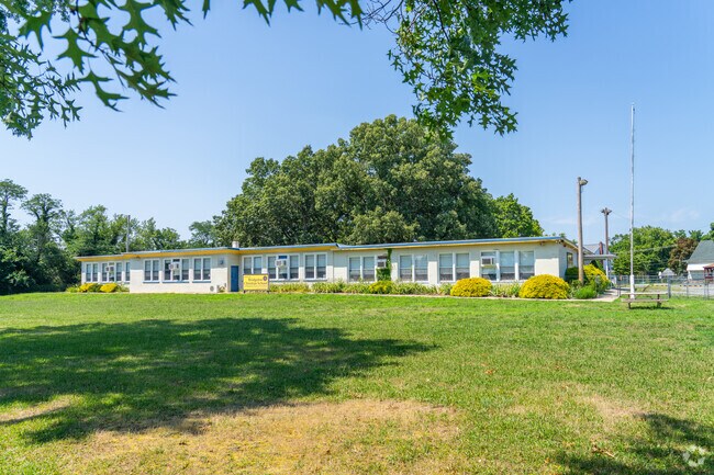 Student in grades PK-5 attend Bridgeton Christian School.