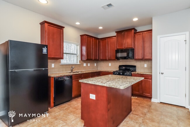 2217 Capella Cir SW, Atlanta, GA 30331 - photo 6