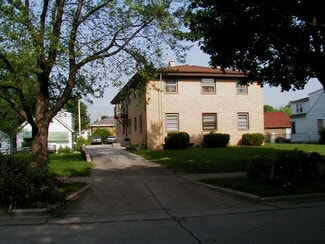 5864 N 84th St Unit 4, Milwaukee, WI 53225