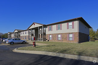 1004 S Smith Rd, Urbana, IL 61802