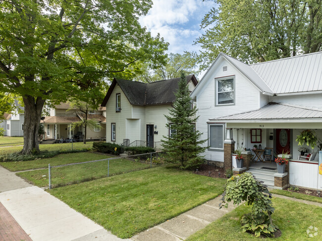 Owners take great pride in maintaining their homes in the Parkside neighborhood.