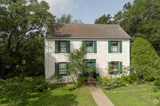 Southside's historic homes reflect the early 20th-century charm and architecture.