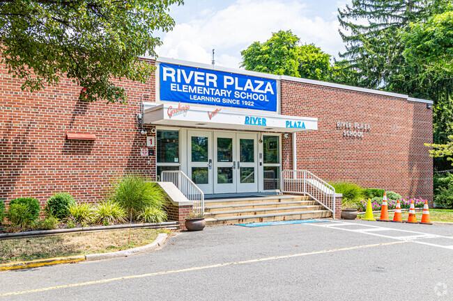 River Plaza Elementary School