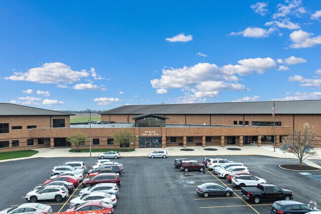 Piqua Junior High School has a student to teacher ratio of 22 to 1.
