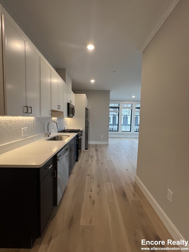 157 Everett St unit 308, Boston, MA 02134 - photo 3