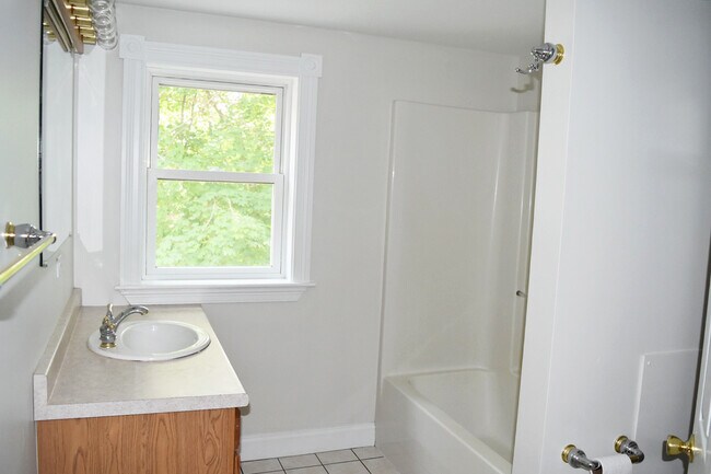 70 Main St unit 3 Loft, Yarmouth, ME 04096 - photo 6