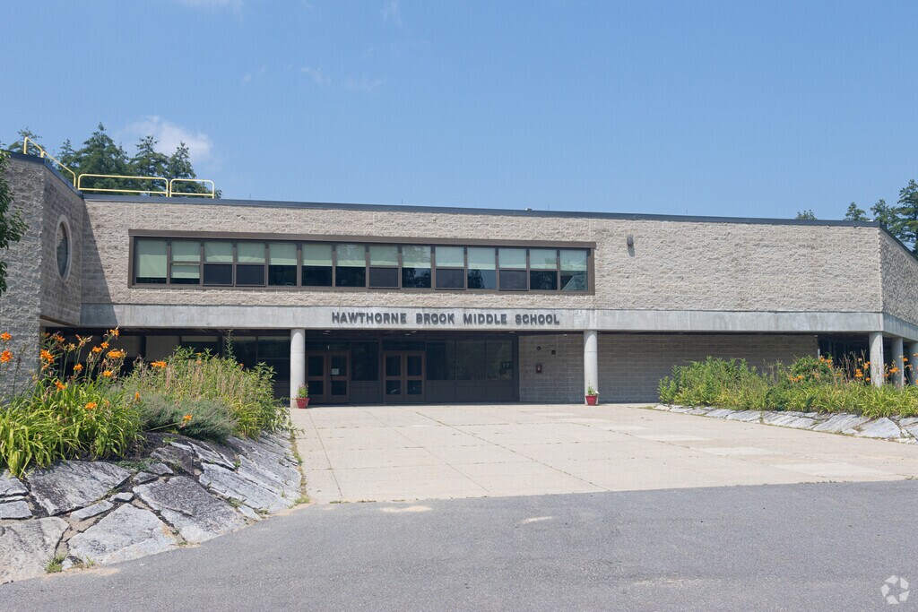 Hawthorne Brook Middle School provides a public education to its students.
