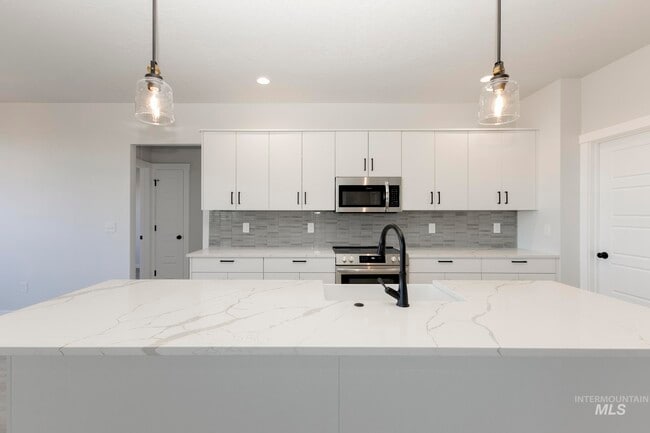 1010 W Cub River Dr, Meridian, ID 83642 - photo 3