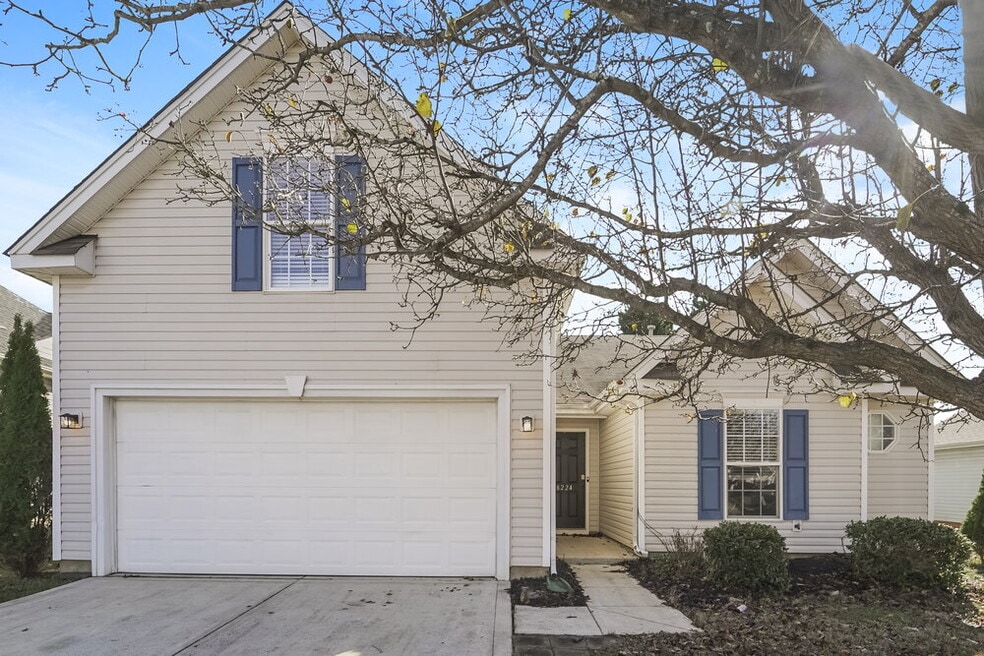 8224 Fox Swamp Rd, Charlotte, NC 28215 - photo 1