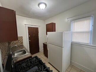 1945 W Bethune St Unit 2, Detroit, MI 48206