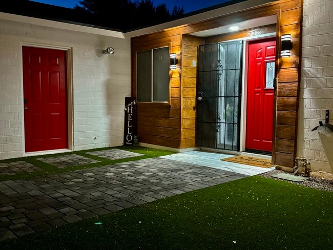 8538 E Chaparral Rd, Scottsdale, AZ 85250 - photo 2