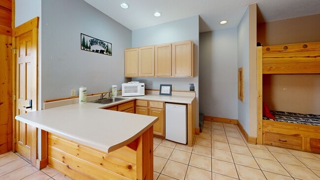 407 Big Bear Way, Pigeon Forge, TN 37863 - photo 2