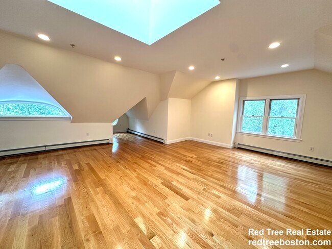 8 Selkirk Rd unit 2, Brighton, MA 02135 - photo 2