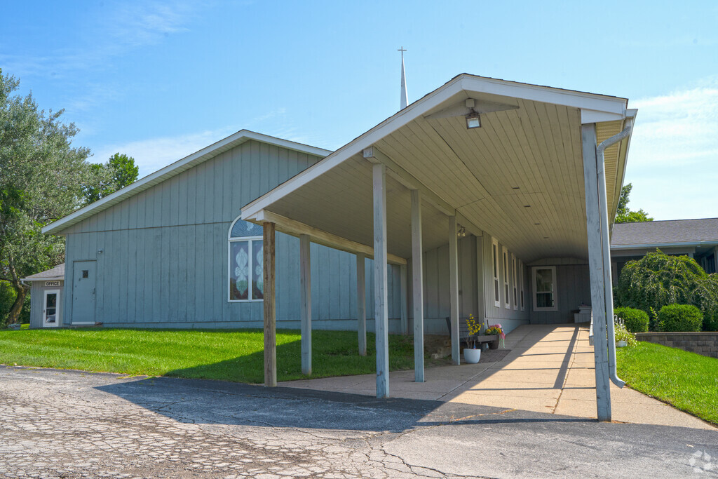 Hidden Springs Christian School is a faith-based school located in the Cohocta neighborhood.