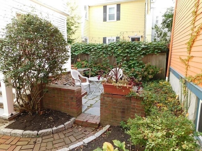 24 Park Ave, Somerville, MA 02144 - photo 4