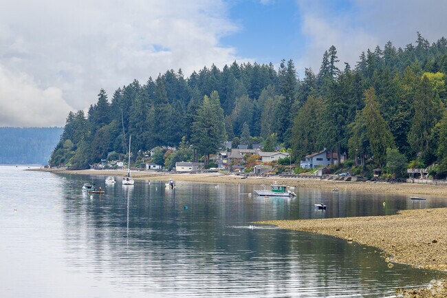 Boating is popular in Seabeck with public access to the Hood Canal.