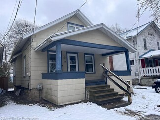 318 N Francis Ave, Lansing, MI 48912