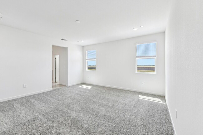 2355 Emma Dr unit 37076073, Manteca, CA 95337 - photo 5