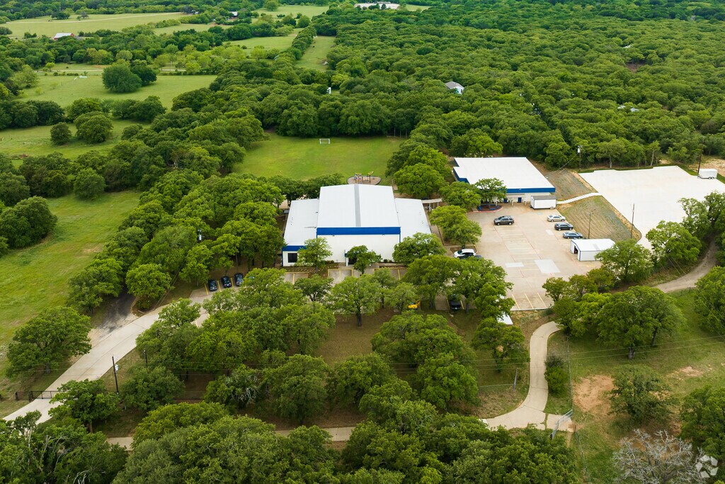 Burleson Adventist School gives students the opportunity to learn while surrounded by nature.