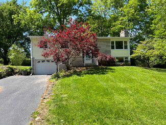 4218 E Cambridge Dr, Bloomington, IN 47408