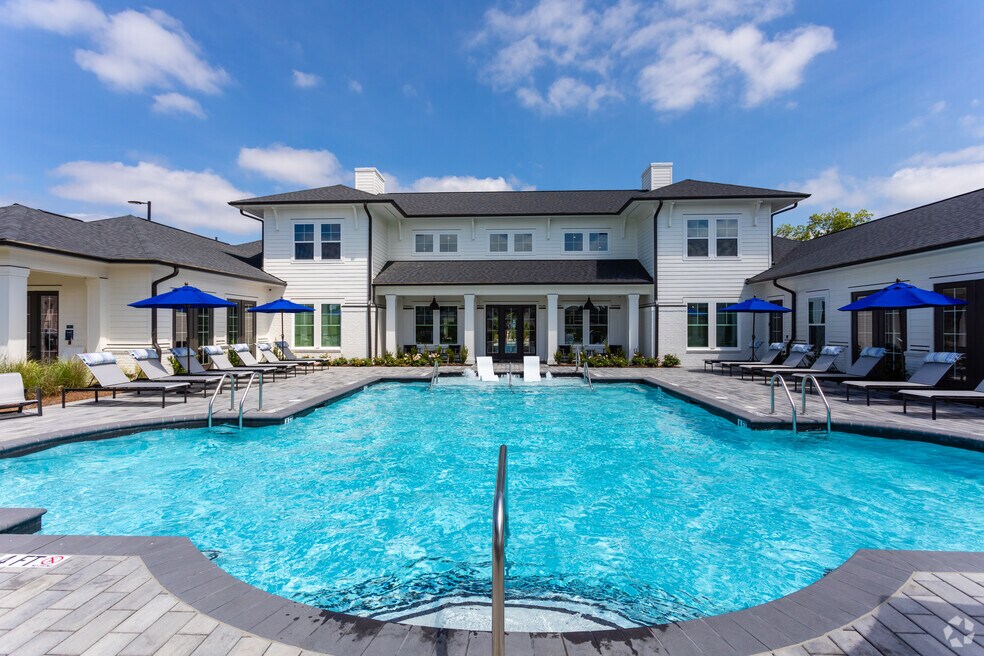 Hawthorne at the Pointe 3215 Midvale Dr, Wilmington, NC