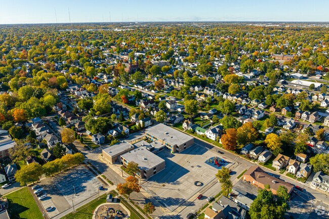 Fort Wayne's Bloomingdale Elementary School is within walking distance for it's students.