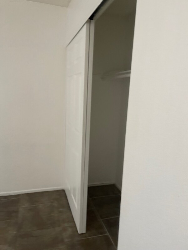 18335 Montezuma St unit 2, Adelanto, CA 92301 - photo 4