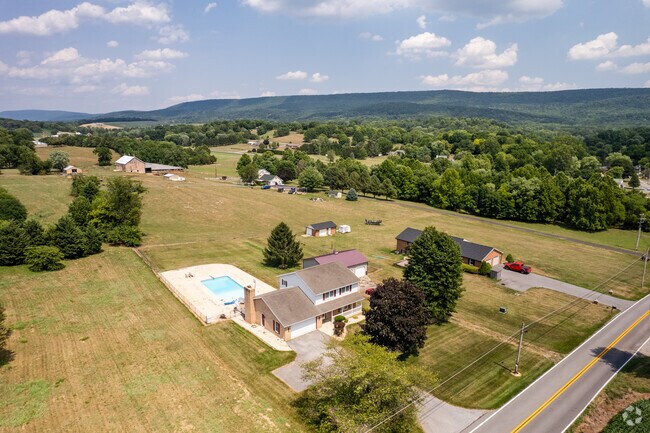 Shining Tree is a private school located in rural Washington County.