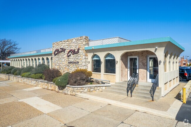 Timeless tastes thrive at Country Club Diner, in Rhawnhurst.