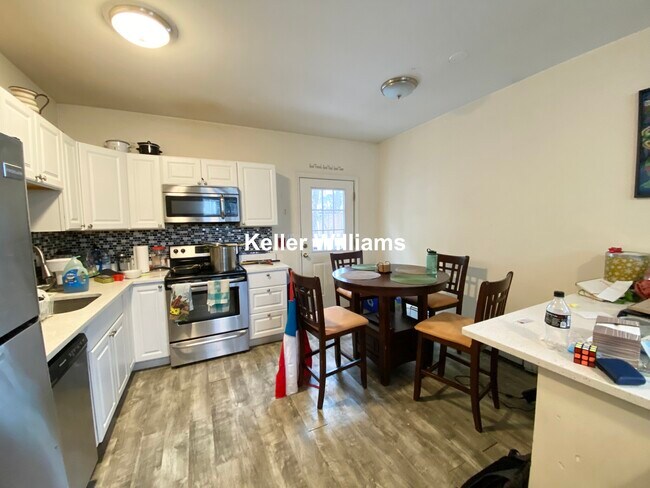 48 Hillside St unit 4, Roxbury Crossing, MA 02120 - photo 2