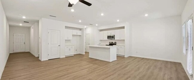 5333 Frontier Ct, Flowery Branch, GA 30542 - photo 6