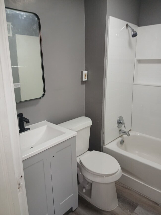 713 E 156th St unit 2, Cleveland, OH 44110 - photo 6