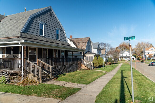 Carrollton, Ohio offers a quiet, small-town atmosphere.