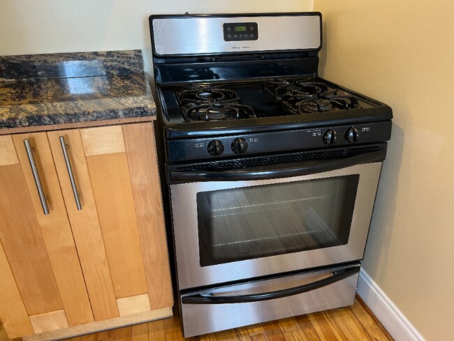 13 Messenger St unit 13M 2Br, Providence, RI 02903 - photo 6
