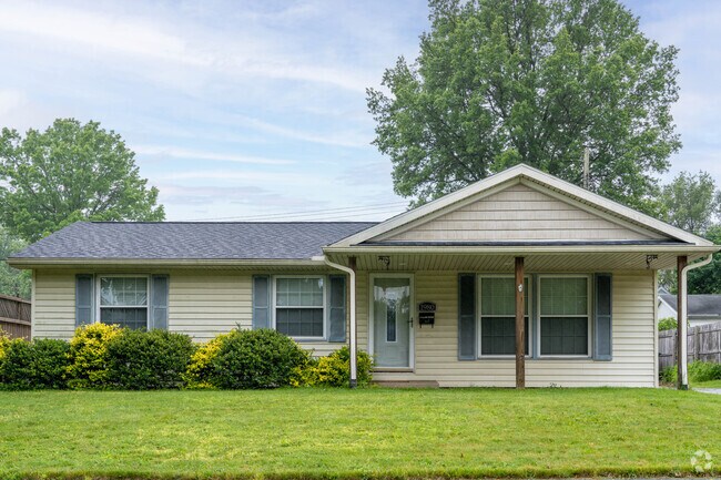 Ranch style homes are found throughout the Northmoreland neighborhood.
