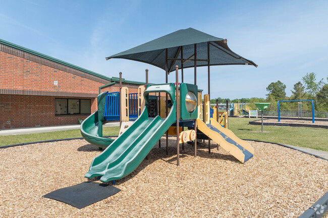 Moncks Corner Elementary School has a great playground for students in Moncks Corner.