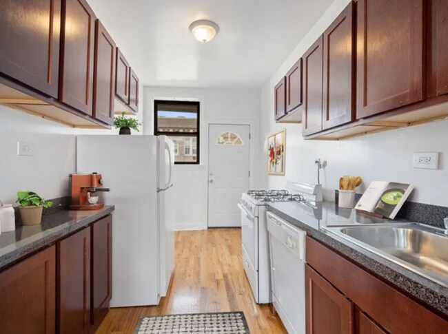 812 W Waveland Ave unit 1, Chicago, IL 60613 - photo 6