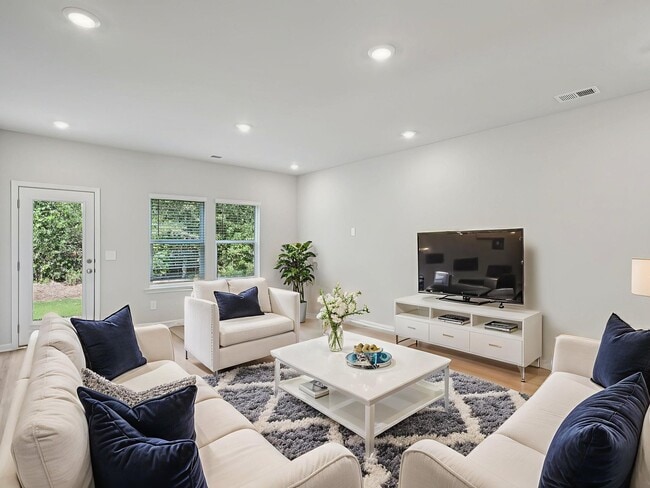 7820 Marie Way, Fairburn, GA 30213 - photo 2