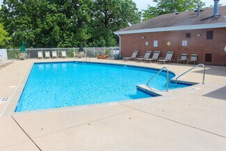 9049 Westlake Dr Unit Overlook Lakes Greendale, Greendale, WI 53129