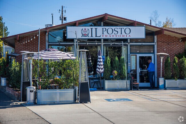 Il Posto Trattoria in Vineyard Estates specializes in traditional Italian cuisine.