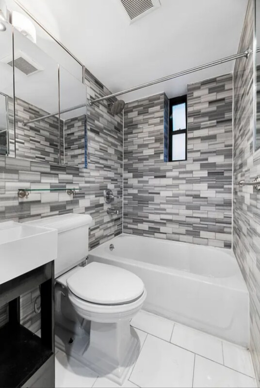 51 Leroy St unit 5, New York, NY 10014 - photo 2