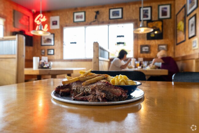 COMO Smoke & Fire is the go to BBQ spot for residents of Meadows.