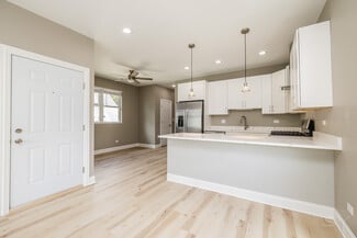 723 N Waller Ave Unit 2, Chicago, IL 60644