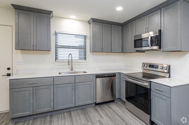 2BR, 2.5BA - 1,100SF