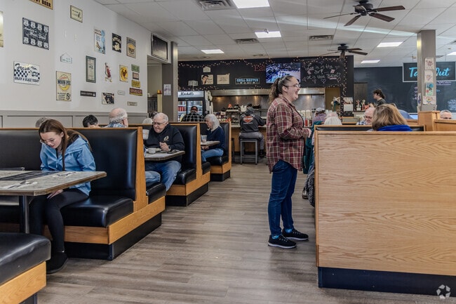 Mitchell’s Restaurant offers good food, coffee, and excellent service in Rockville, CT.