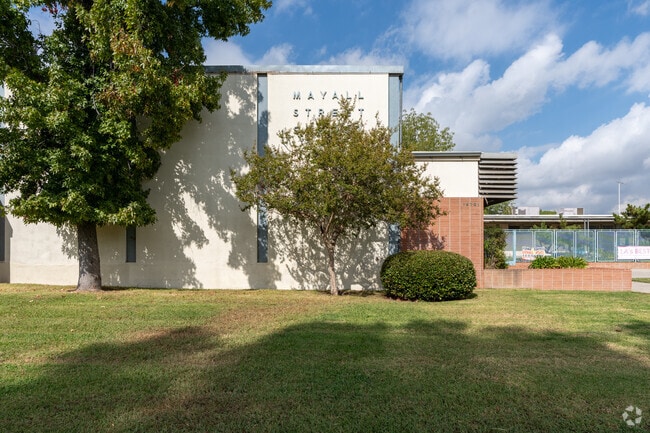 Mayall Street Elementary School is located in North Hills, California.