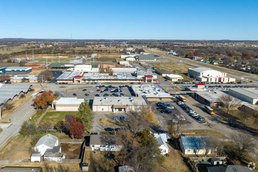 Dewey High School is just north of Bartlesville.