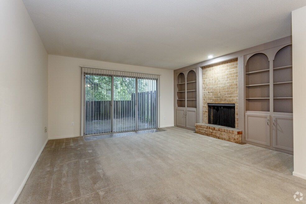 Thousand Oaks 10405 W 70th Ter, Shawnee, KS